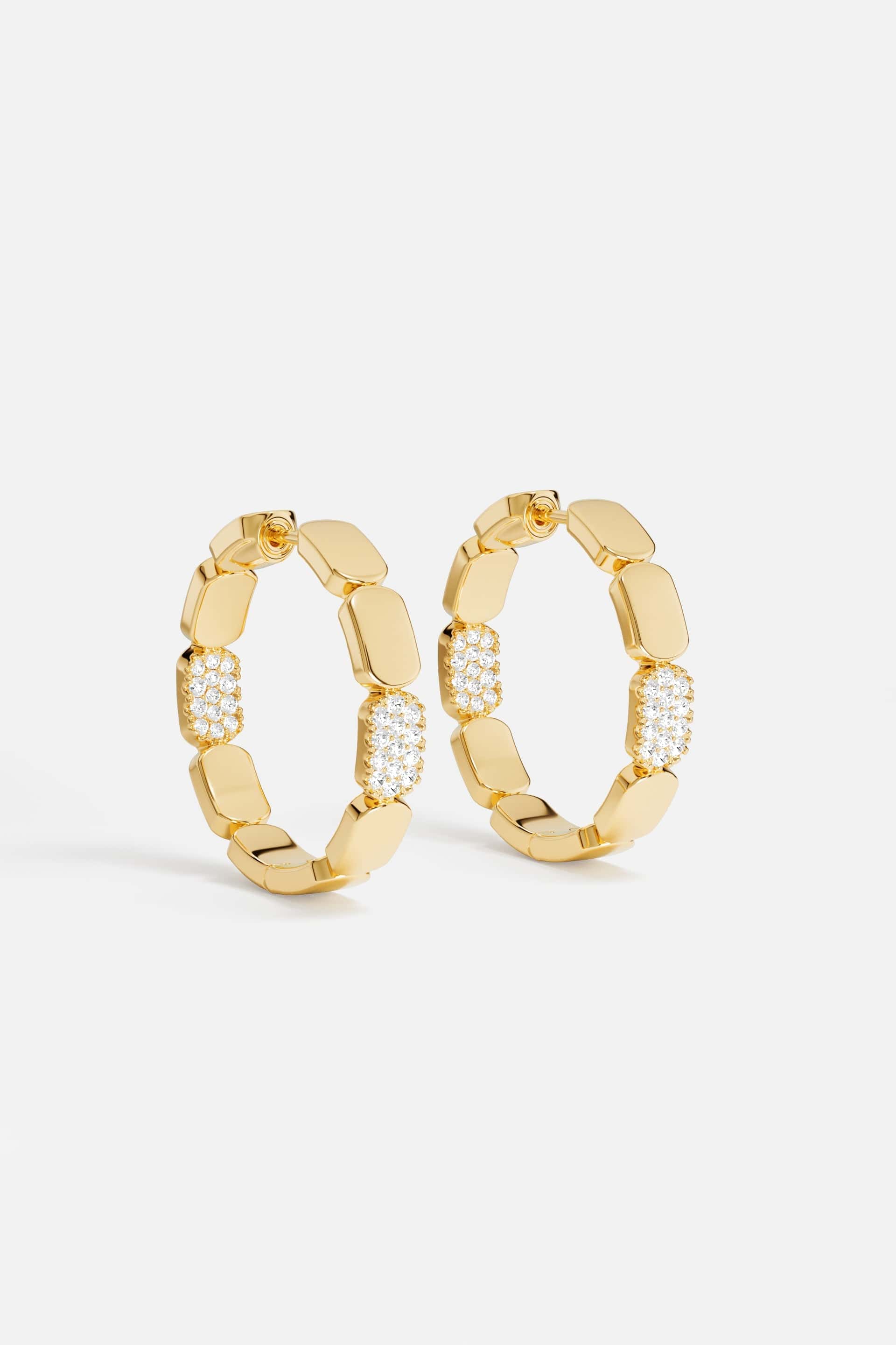 Earring Pavage from the same official line