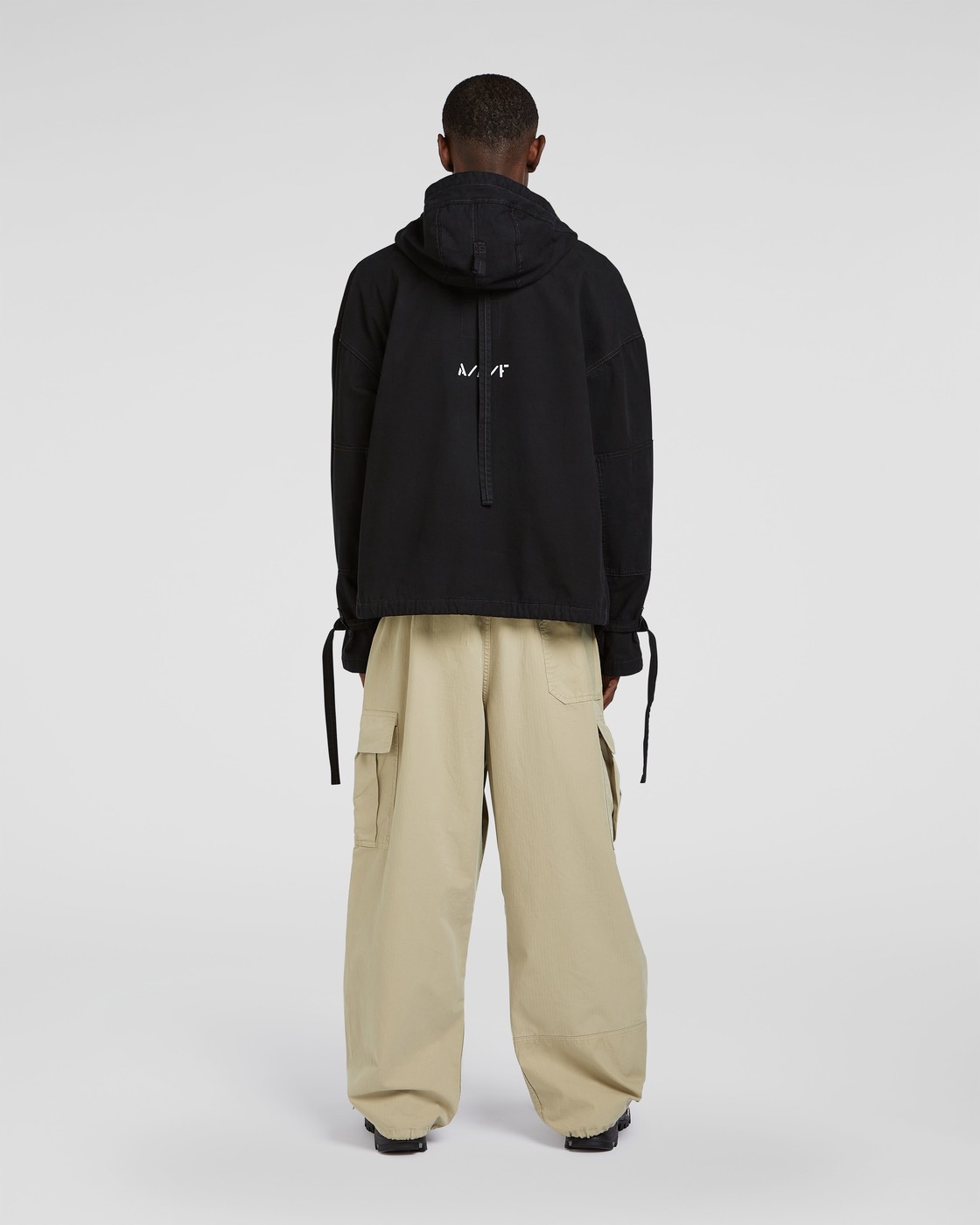 BM1-9 Oversized Okayama Smock, model/detail 05 view