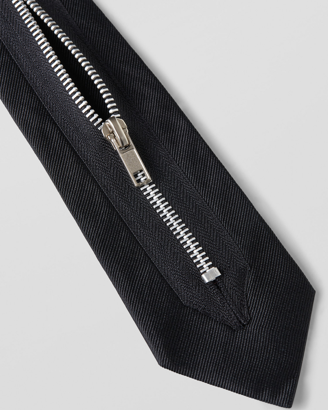 UU1-6 Zip Tie, model/detail 11 view