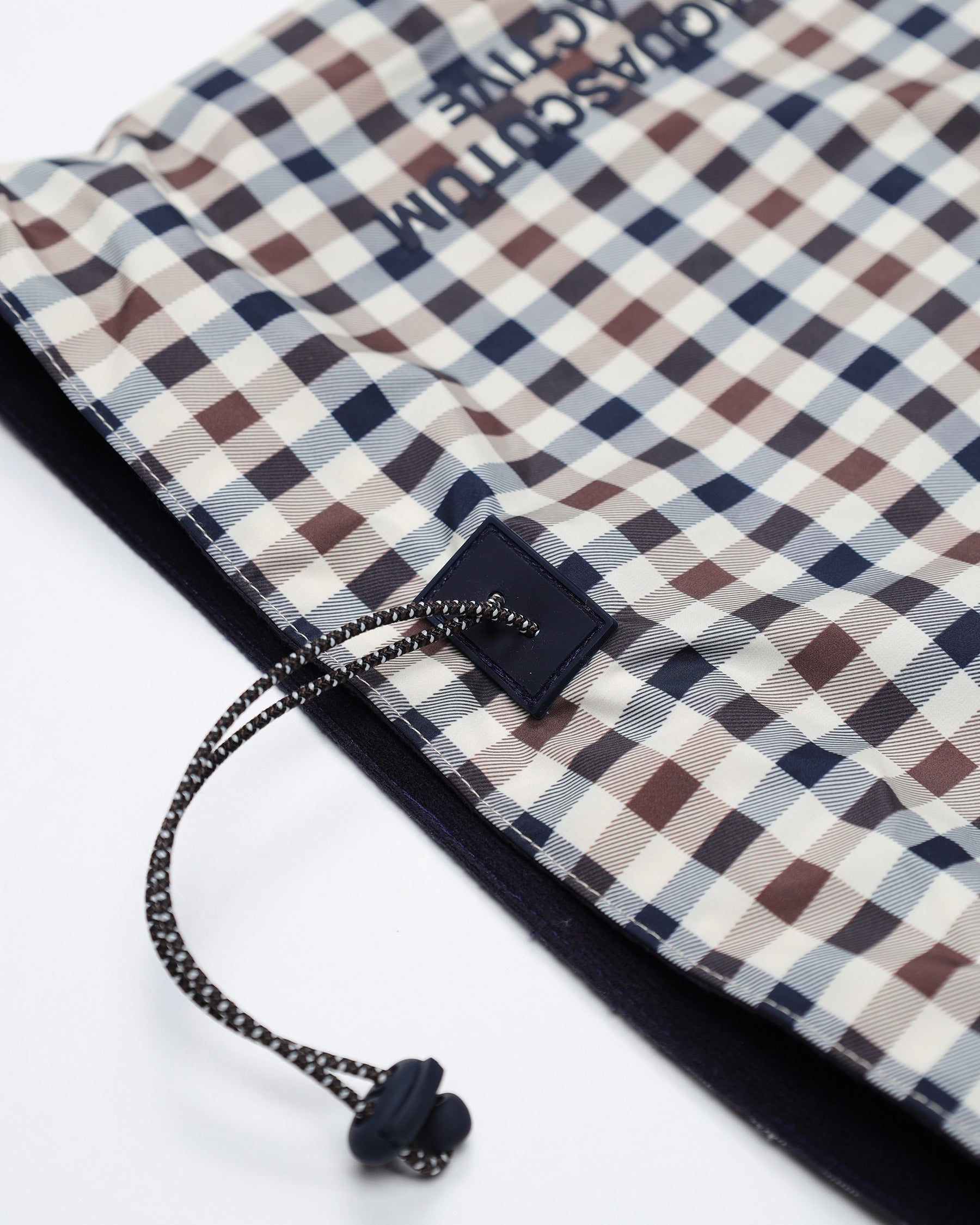 Adjuster and edge detail