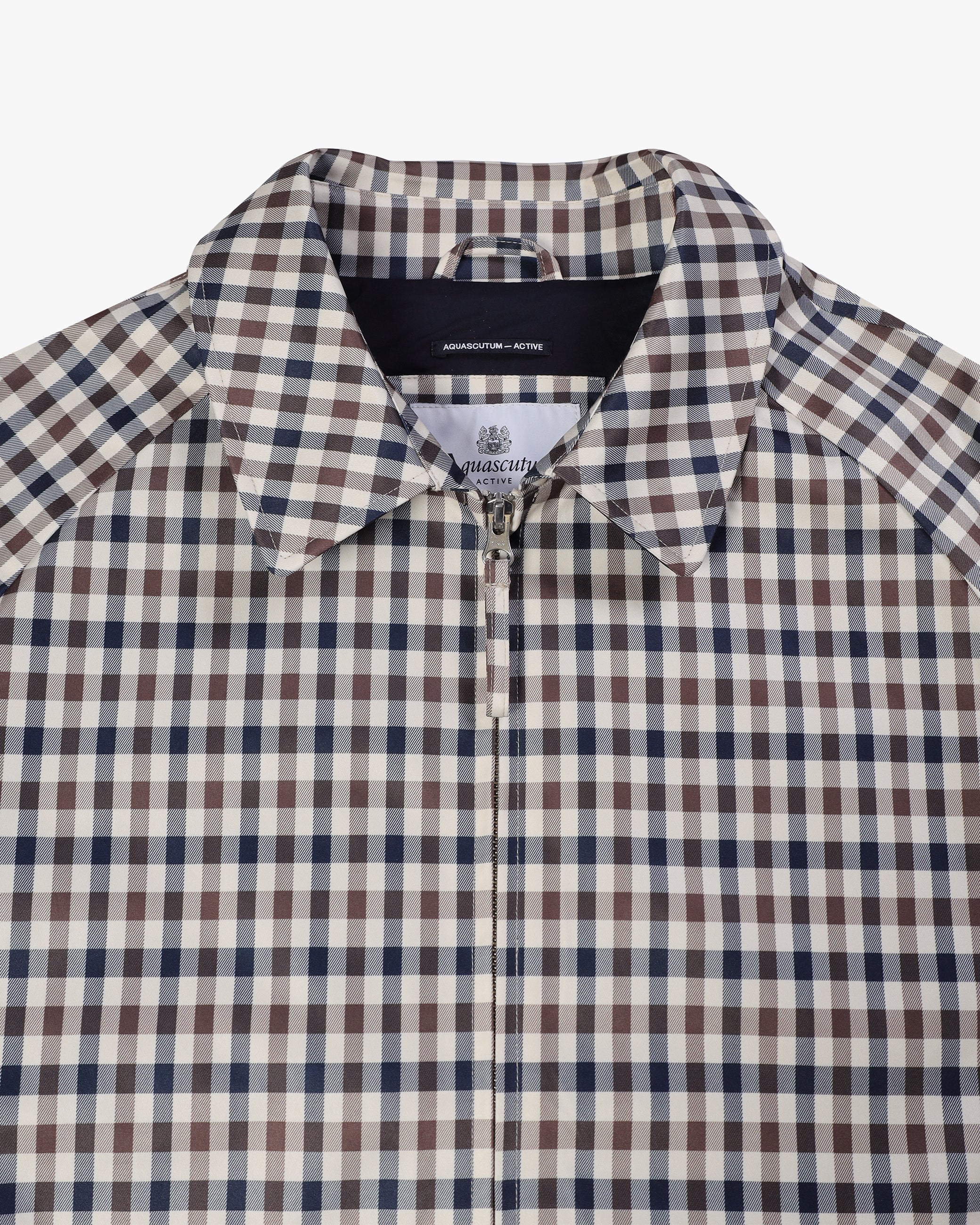 Collar and archive check detail
