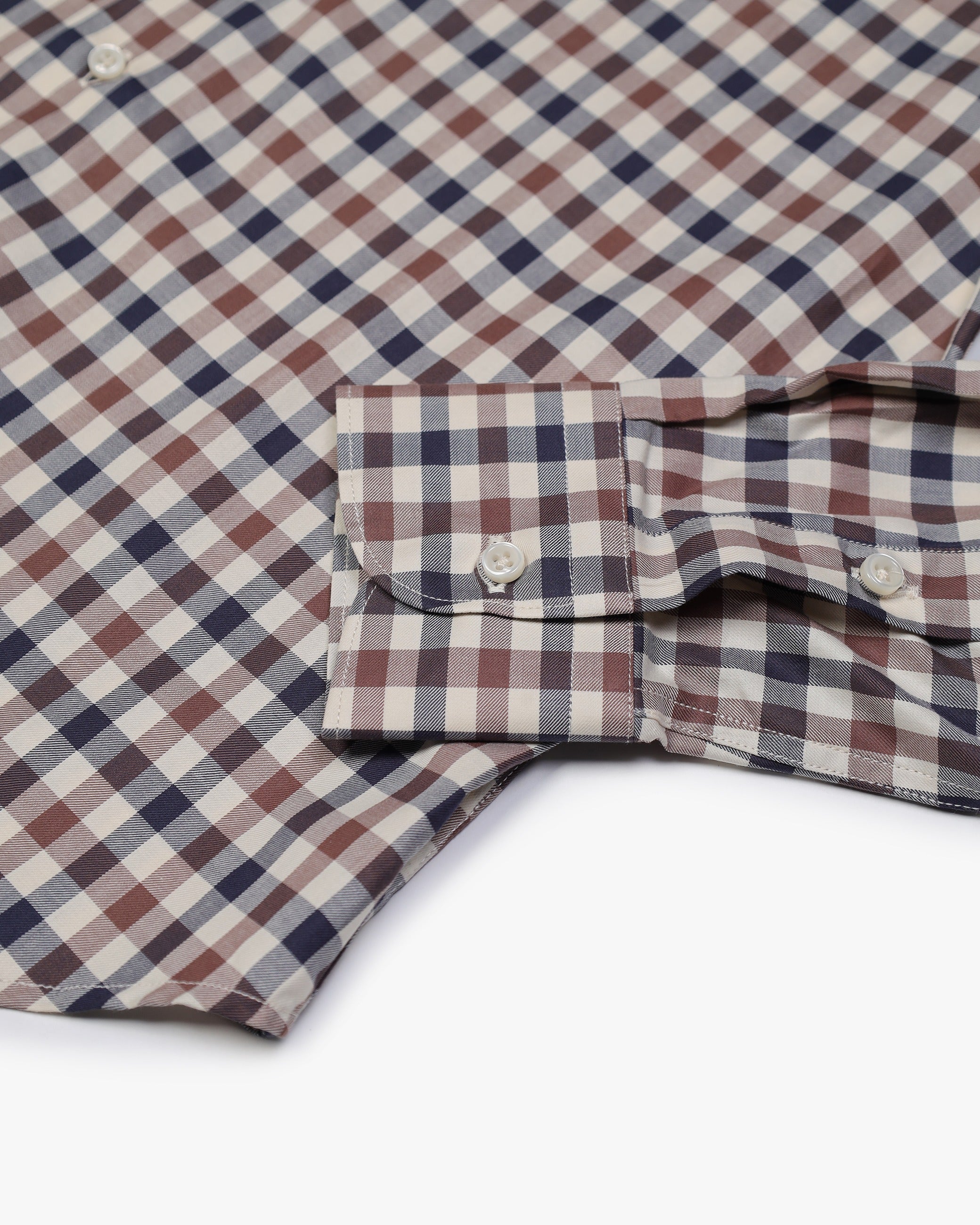 Collar and internal label closeup