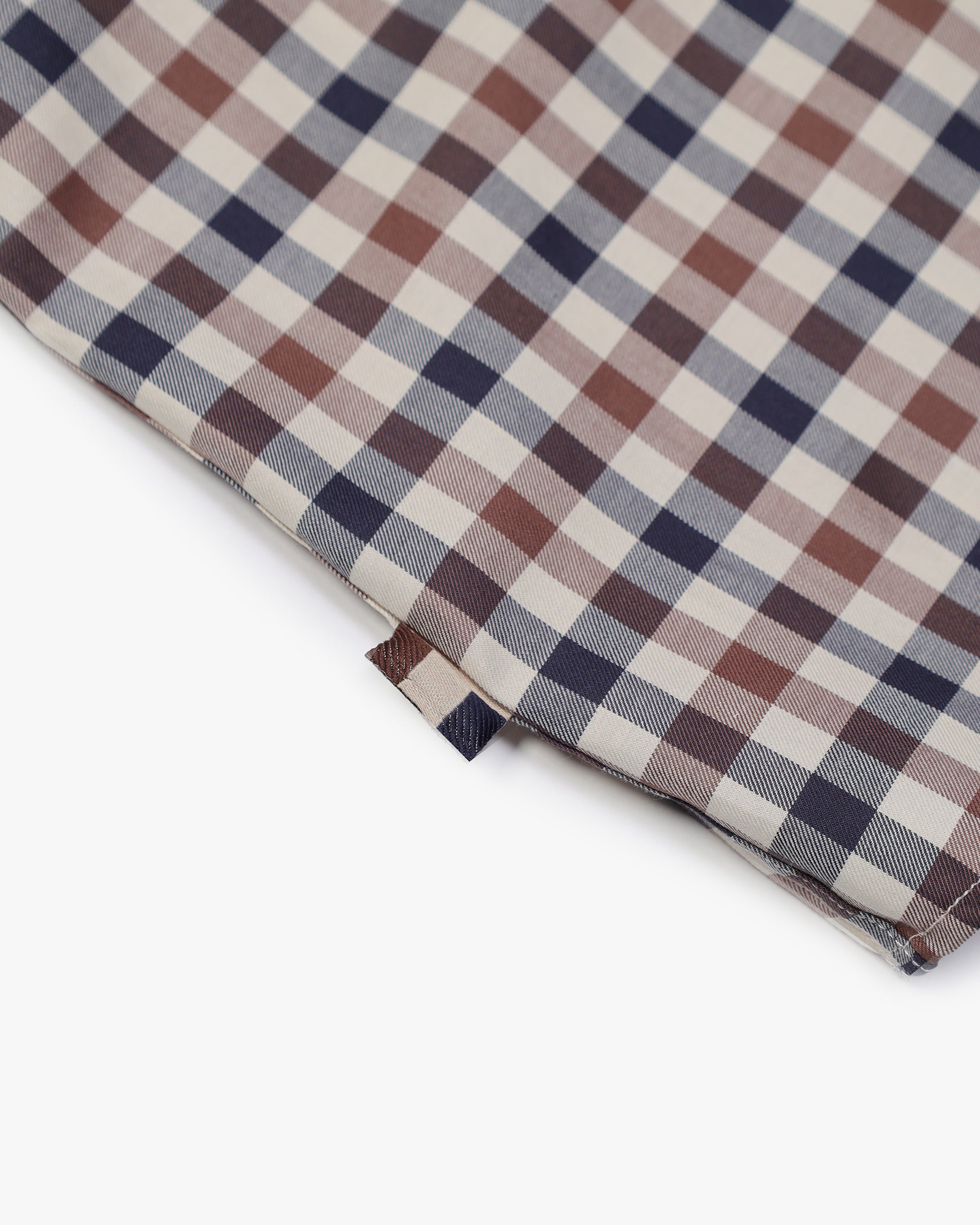 Hem, side tag and cuff detail