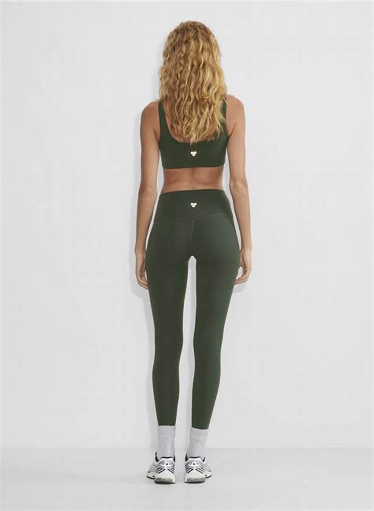 Golden BUTTER NEW CHEEKY HI-RISE LEGGING | Aritzia US