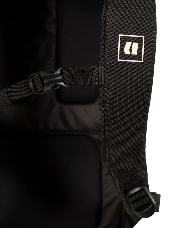 strap detail