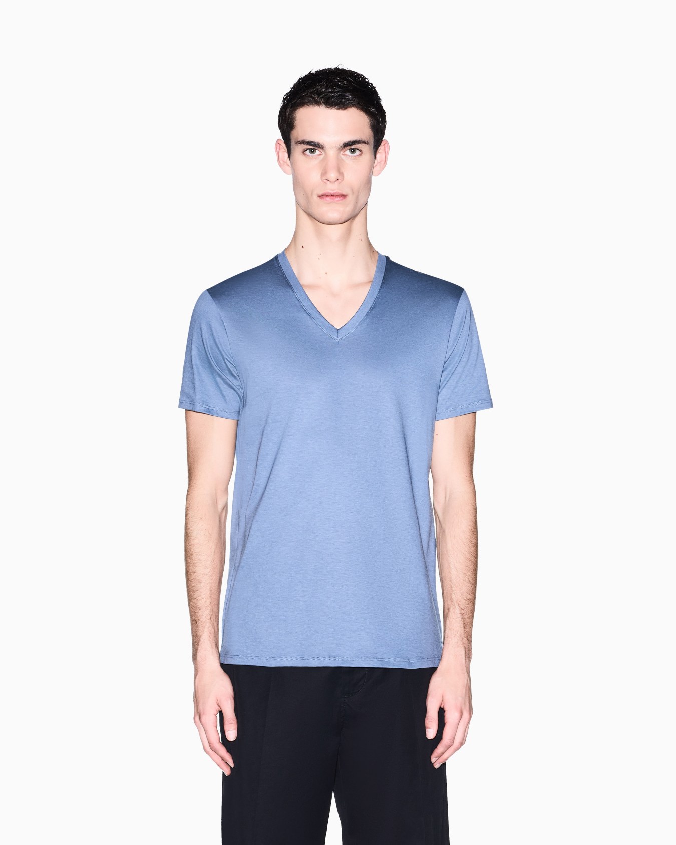 Slim-Fit Pima Cotton T-Shirt Essential — side detail