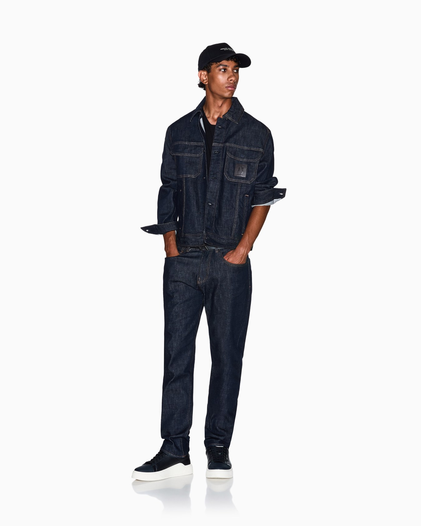 Five-Pocket Comfort Slim Jeans Icon — detail view