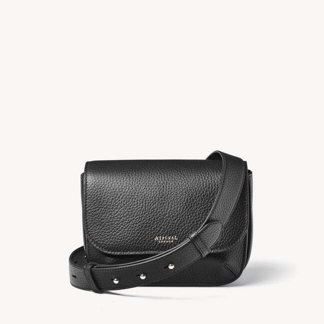 Black pebble Ella packshot