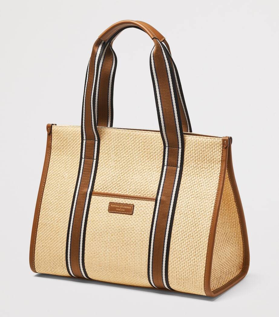 Natural raffia packshot