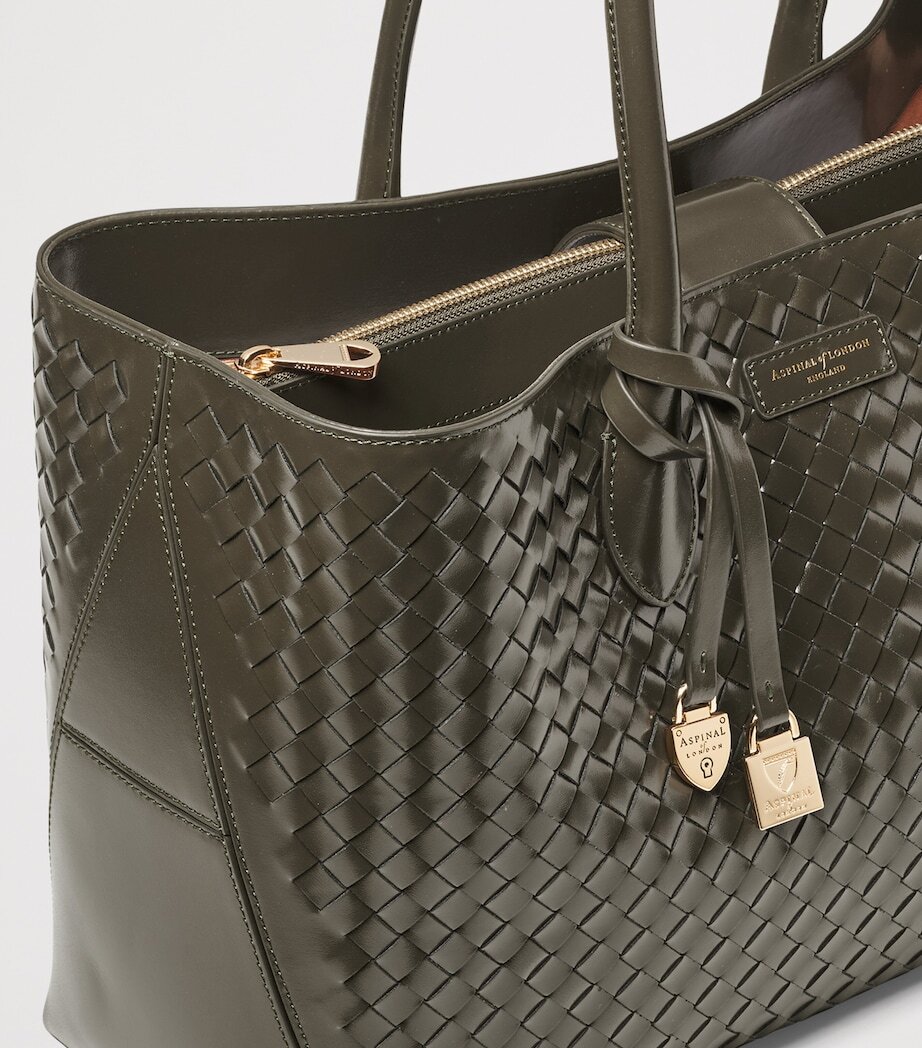 Classic large tote profile