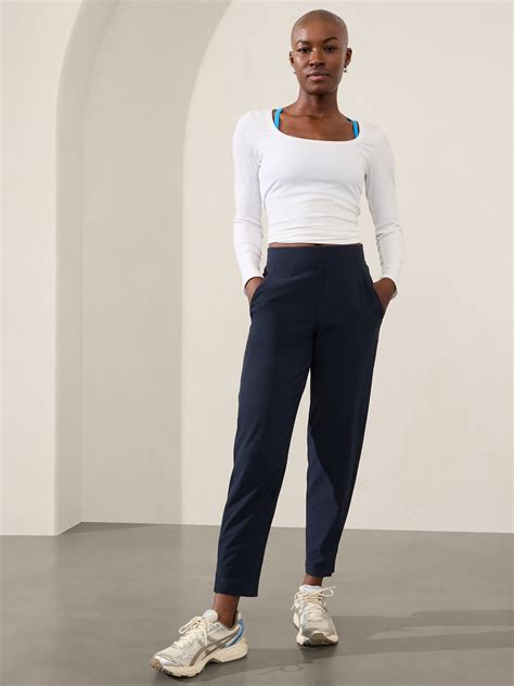 Brooklyn Mid Rise Ankle Pant | Athleta
