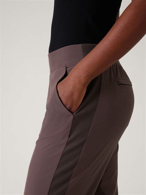Brooklyn Mid Rise Ankle Pant | Athleta