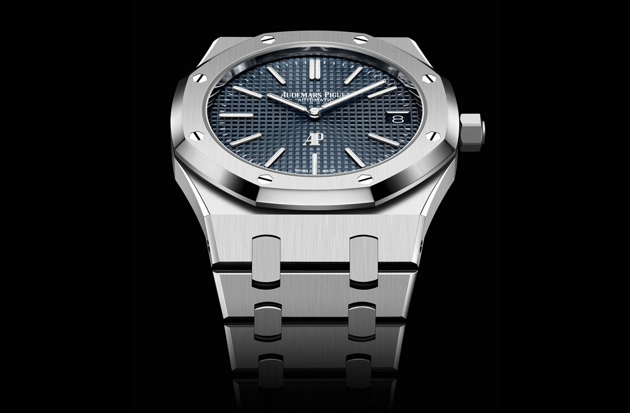 Front angle showing the monobloc case architecture and brushed-polished finish
