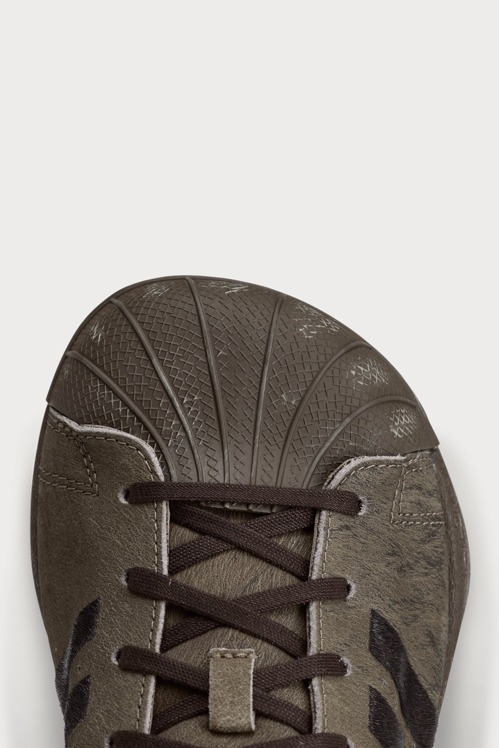 toe detail