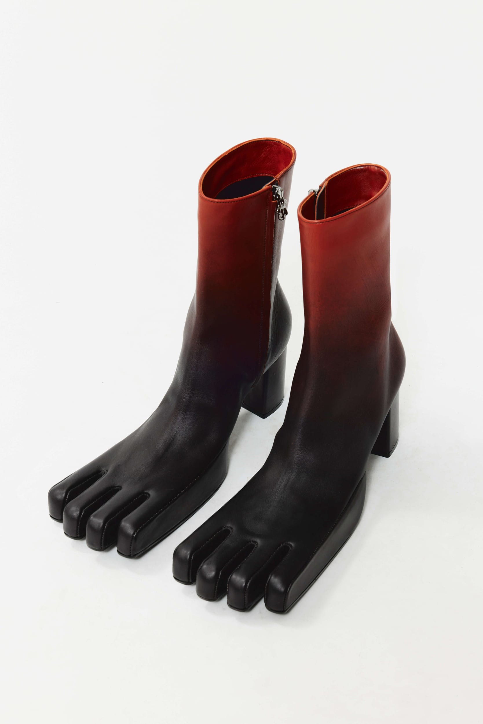 four-toe front angle