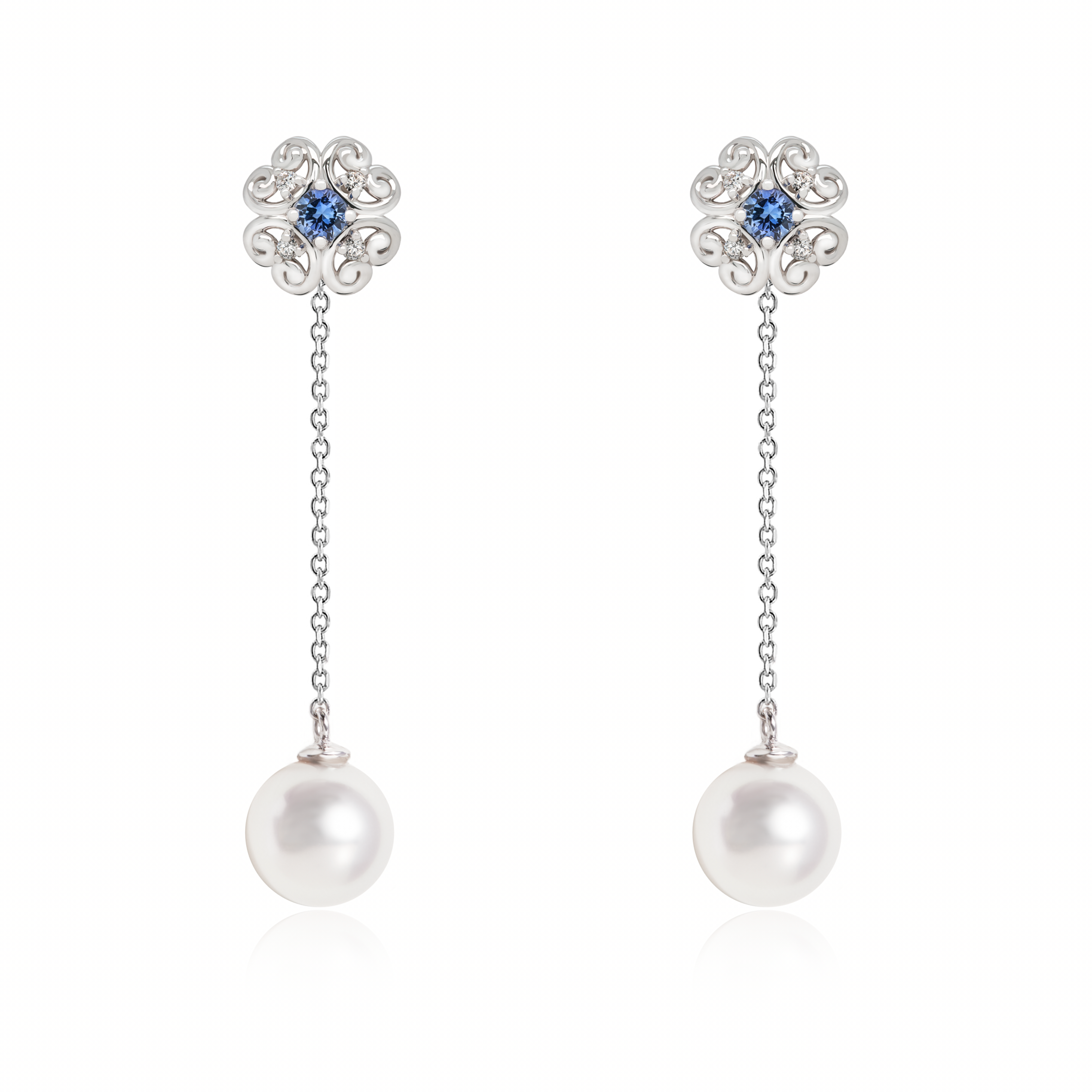 Lucky earrings with sapphire and Akoya pearl drops