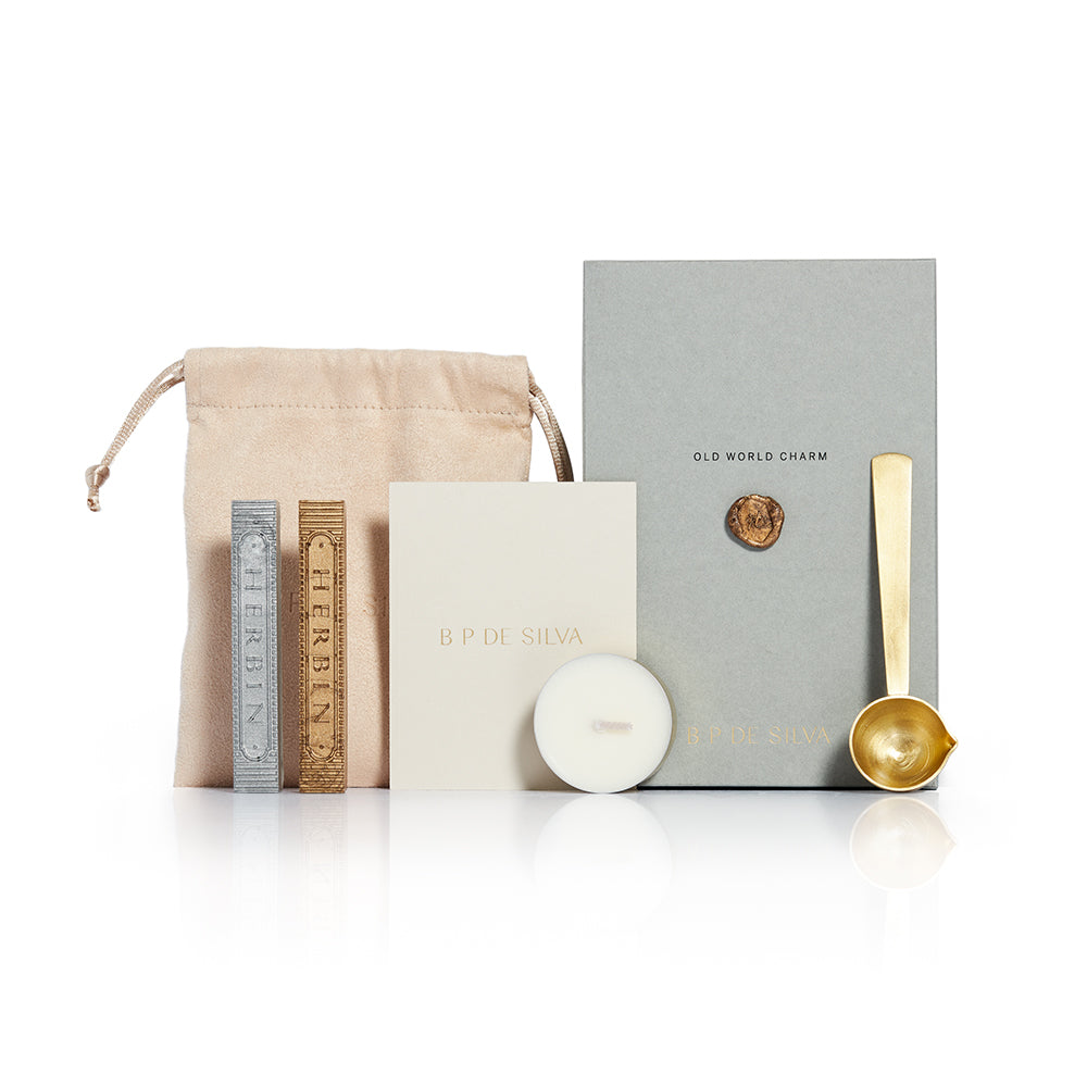 The accompanying wax melting kit