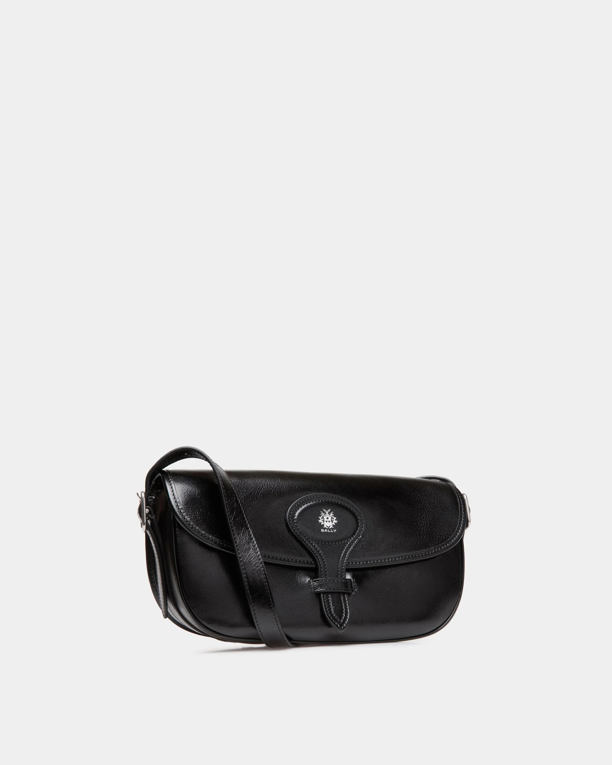 Three-quarter flap view