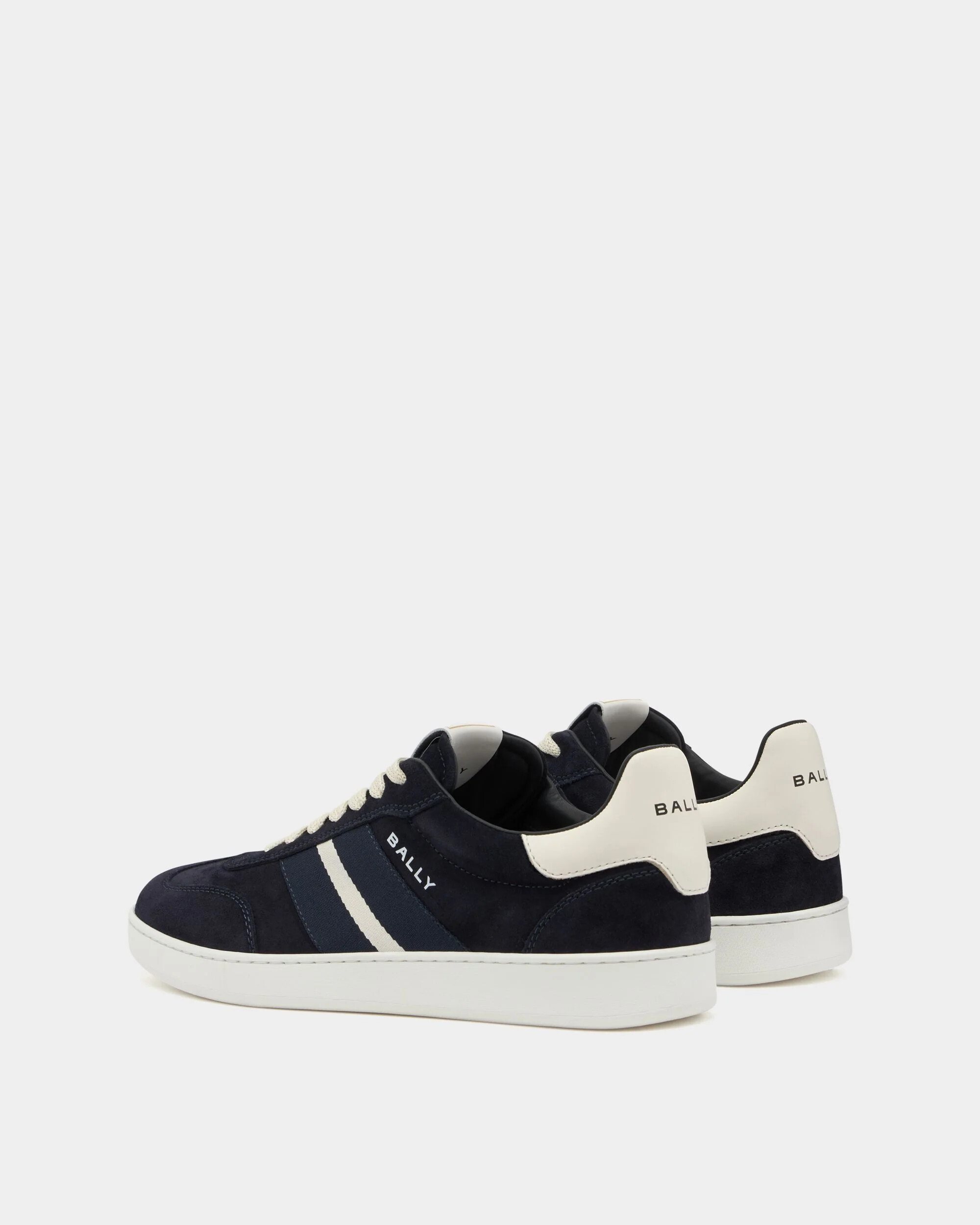 Rear angle and heel tab