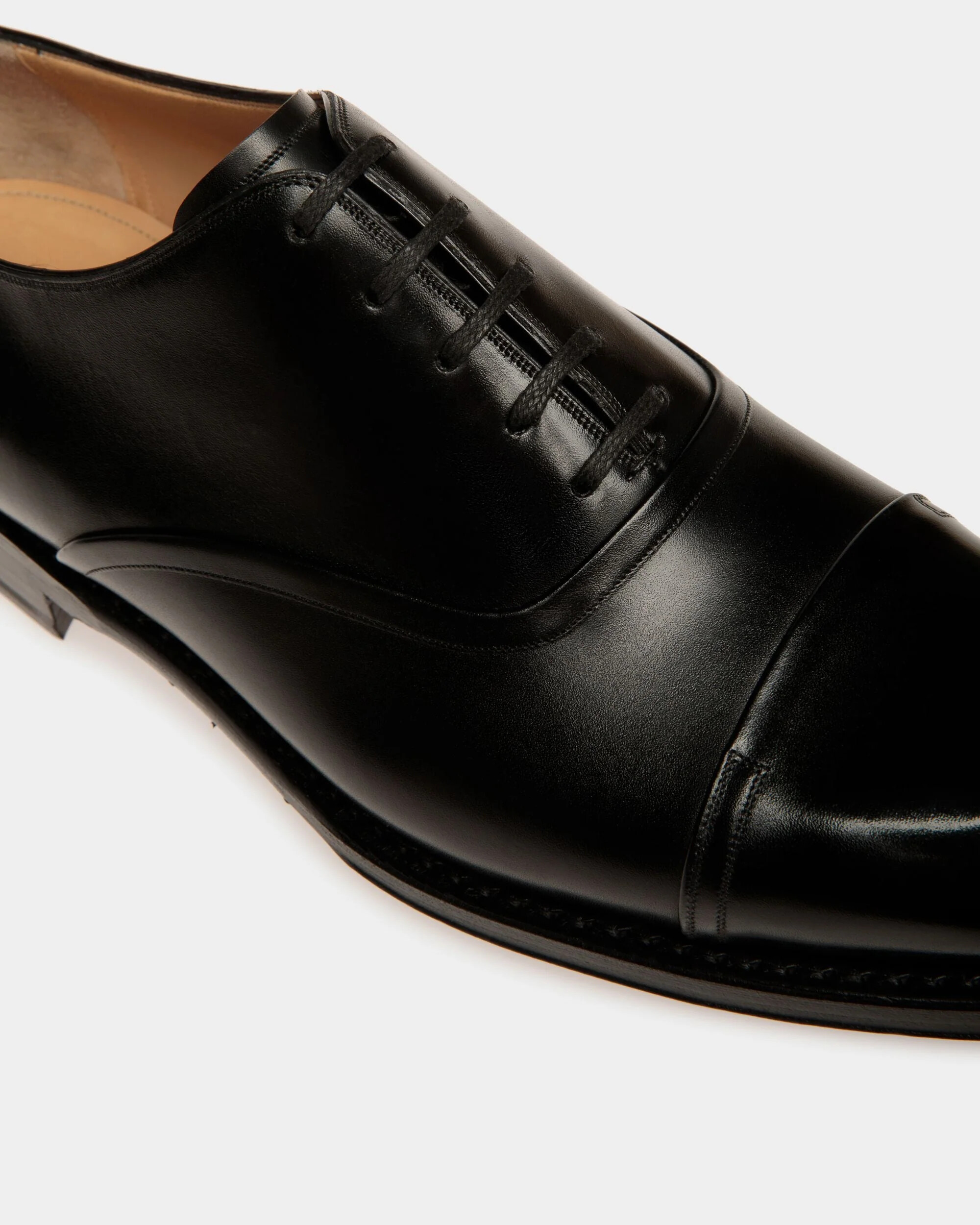 Close-up of the calfskin upper and lacing