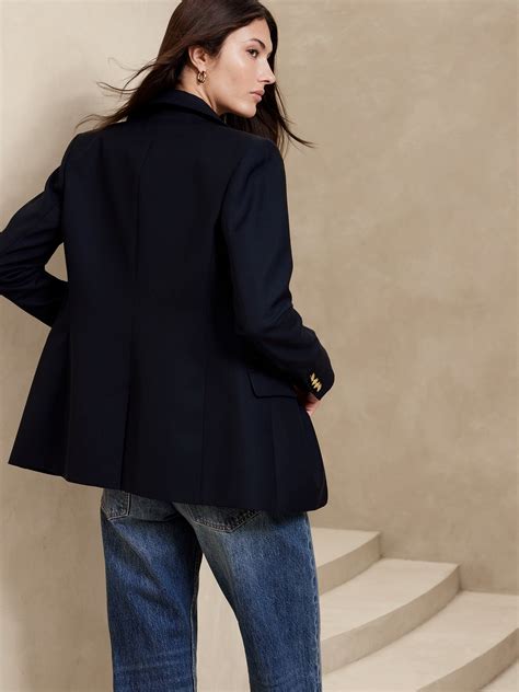Clean front view over a fine-gauge knit