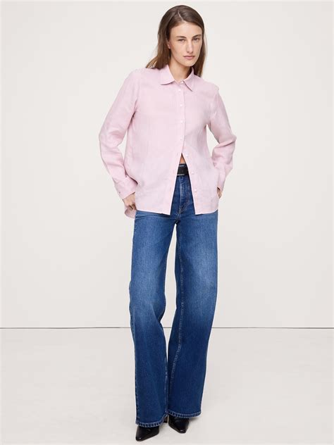 Collar and placket detail