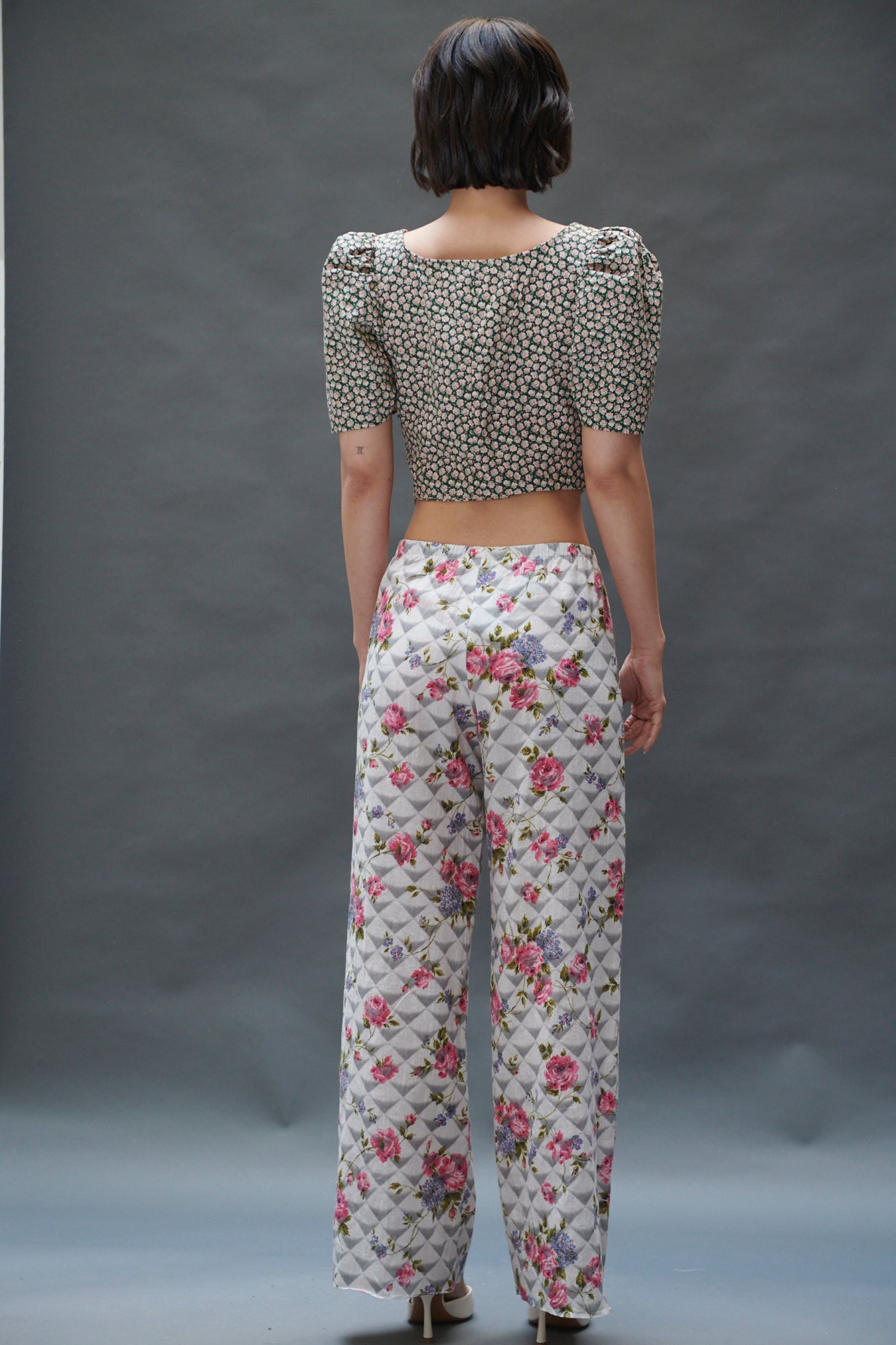 piped waist detail