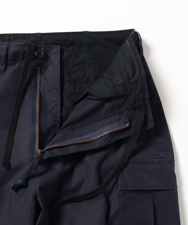 Fly and waist detail