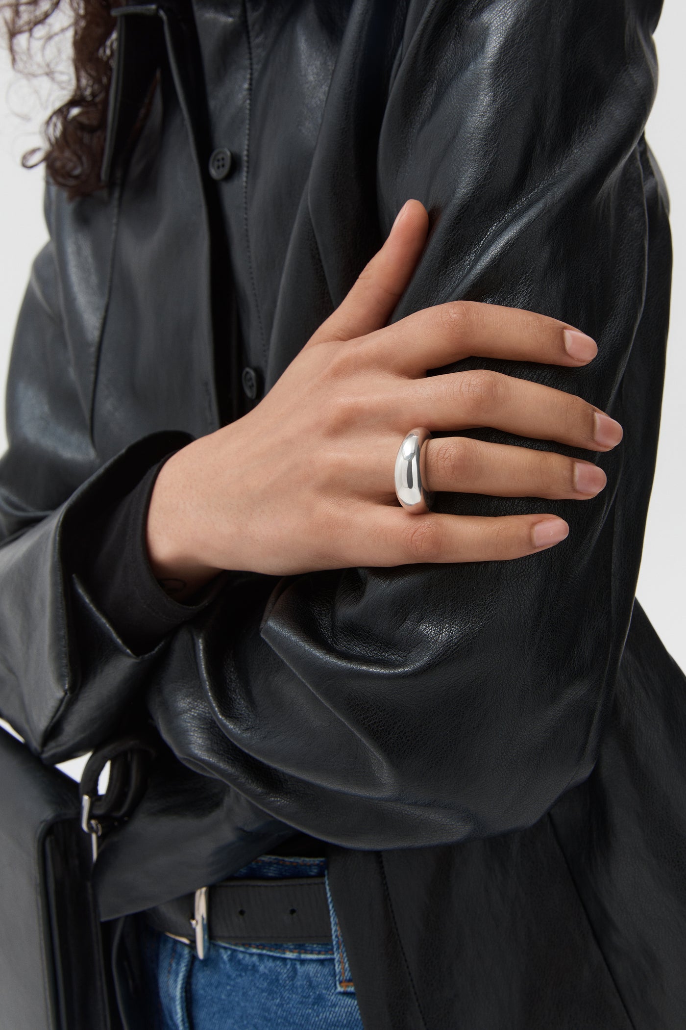 Flora Ring alternate official view 3