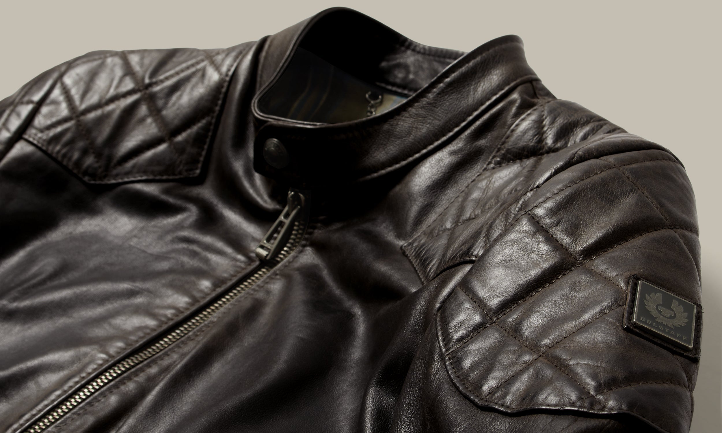 Quilted shoulder and collar close-up.