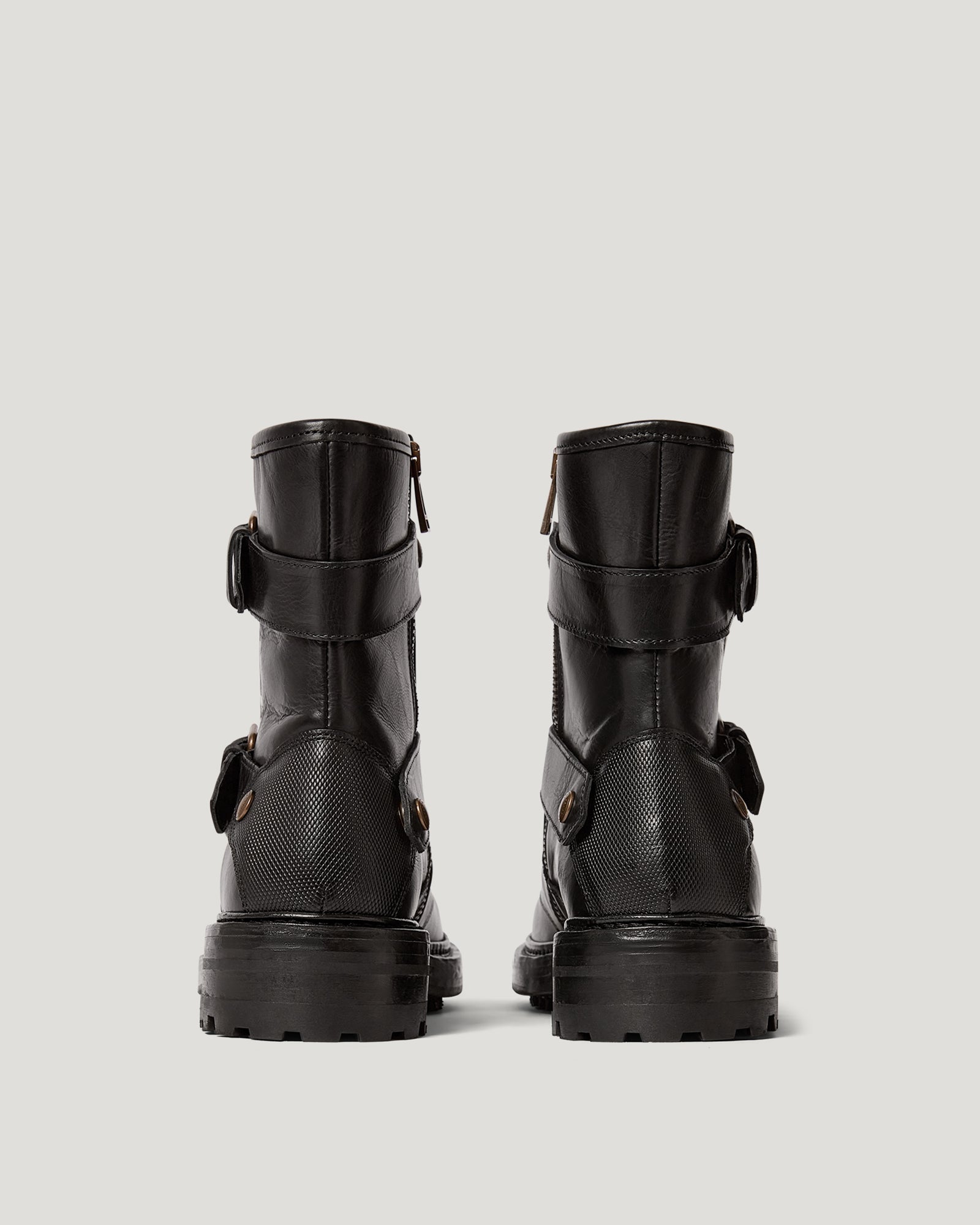 Rear view with shaft and heel.