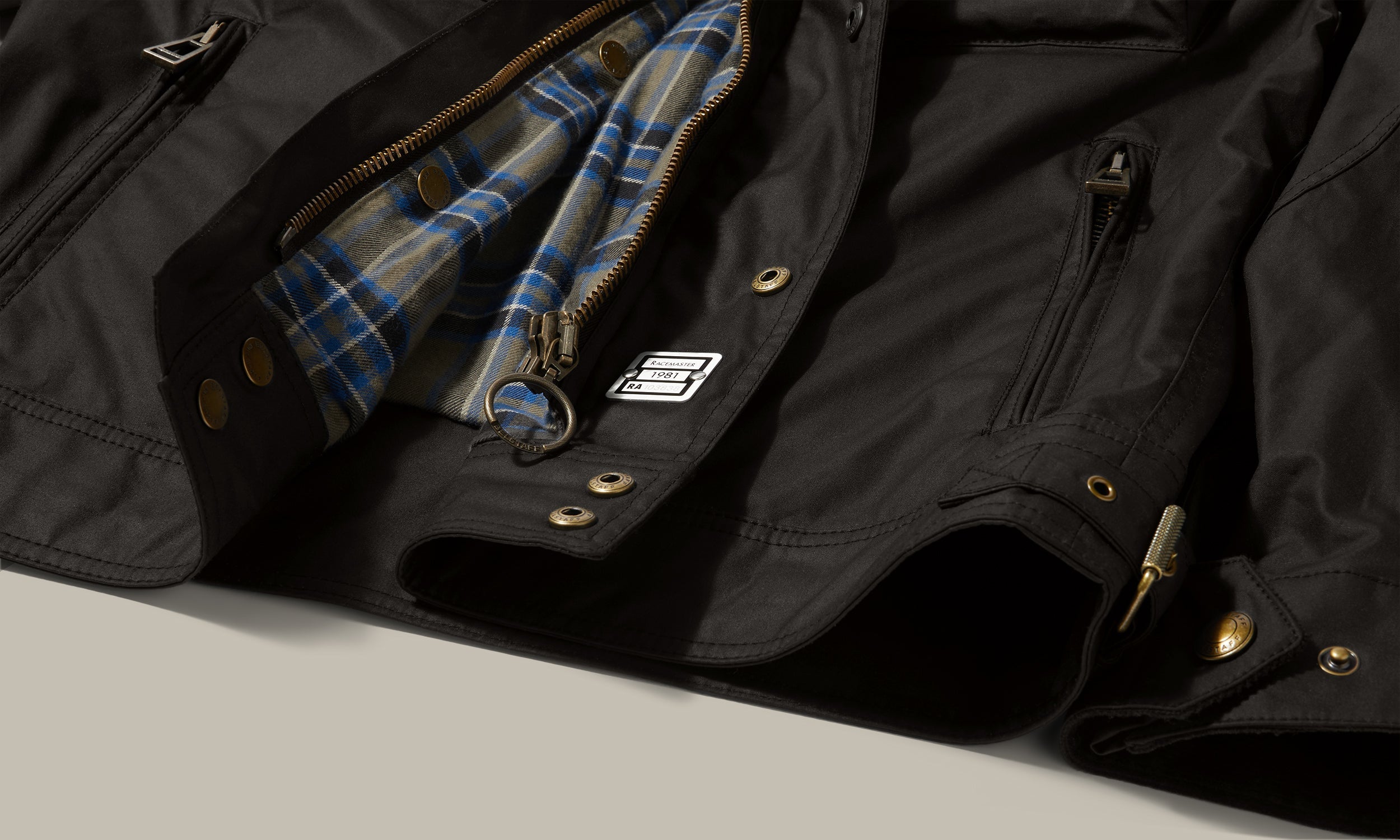 Lower pocket and hem detail.