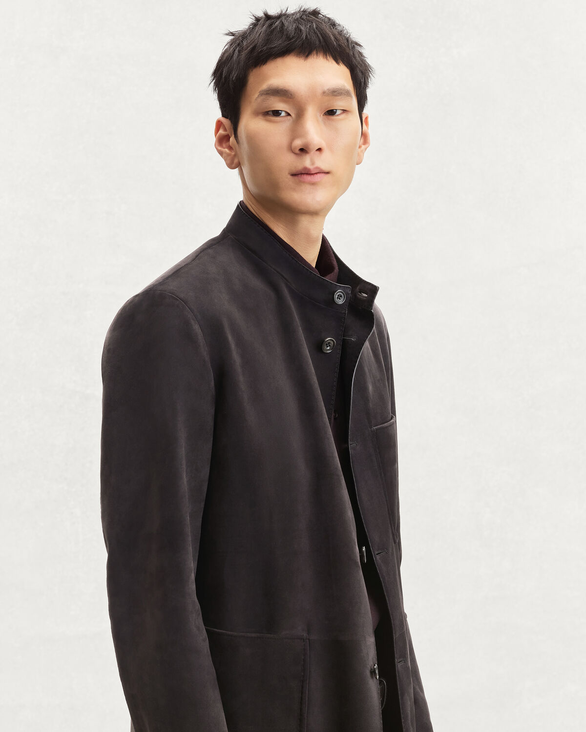 Relaxed officer-collar fit