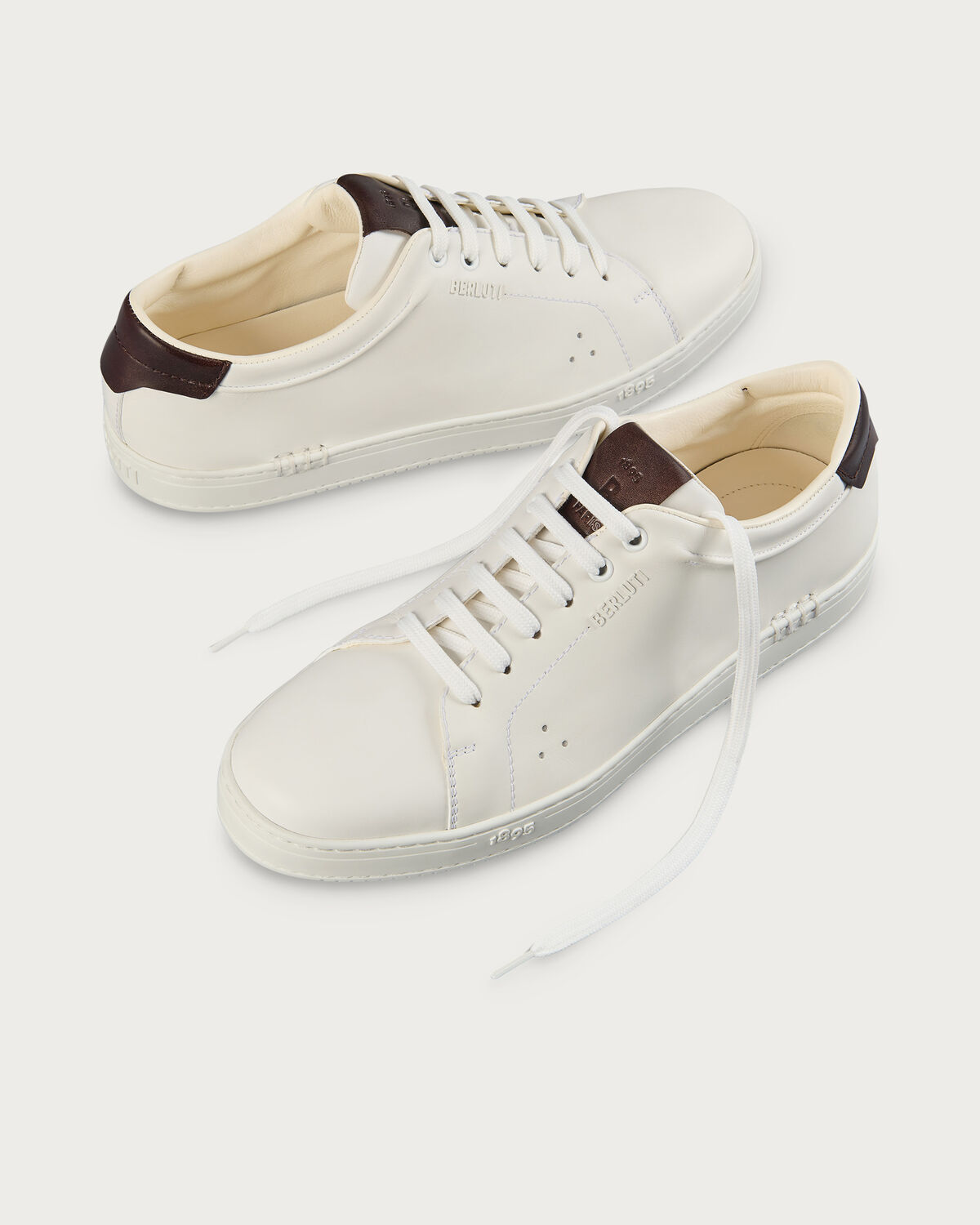 Pair view with spare laces