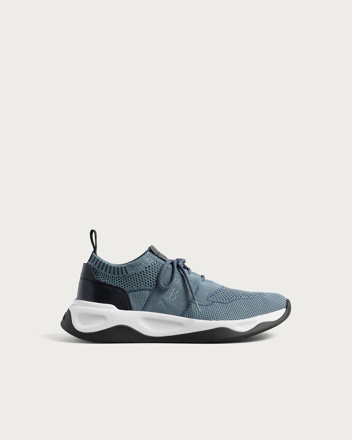 Shadow Sneaker