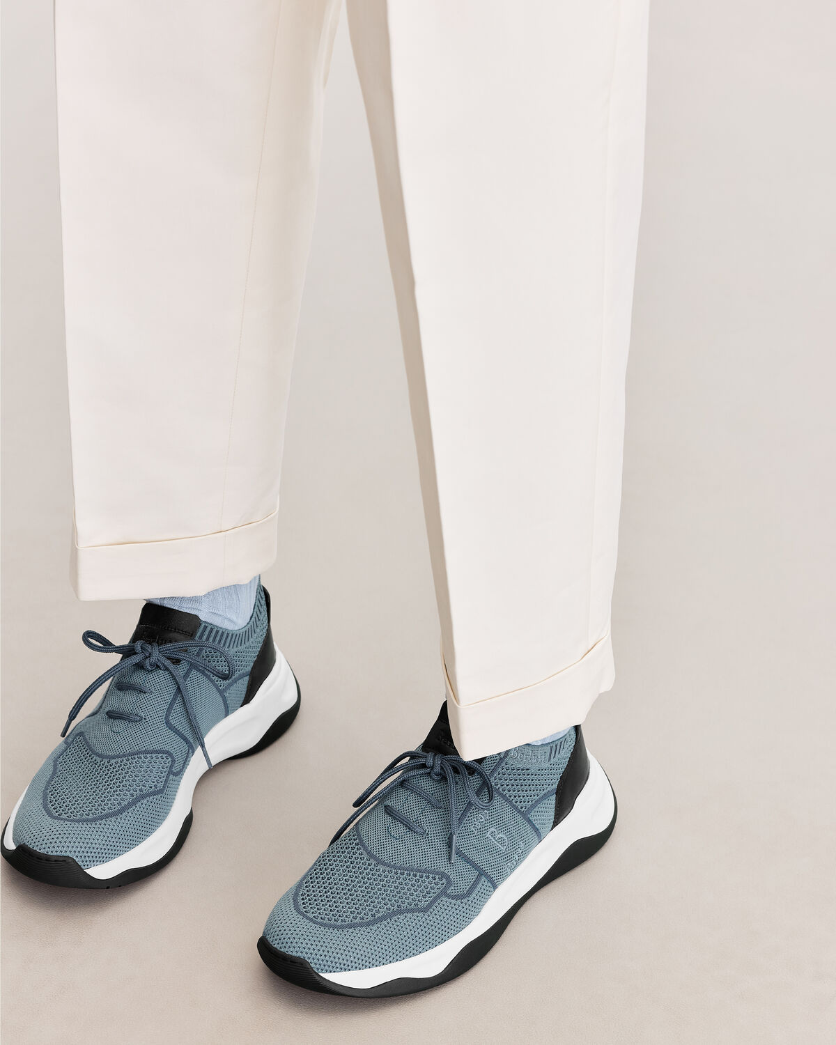On-foot sock-like fit