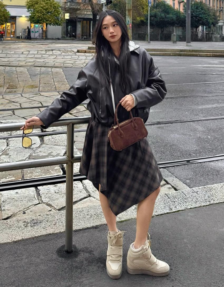 street styling with bag
