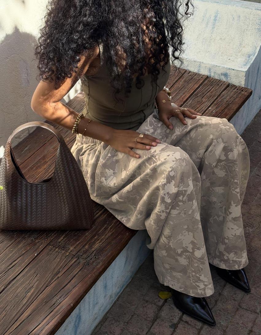 bag-on-body outfit view