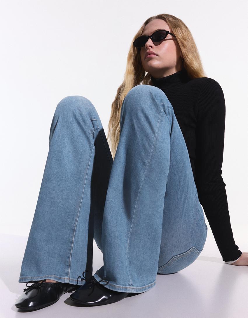 High-waist flared jeans
