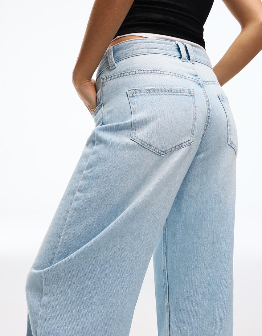 Low-rise baggy barrel jeans