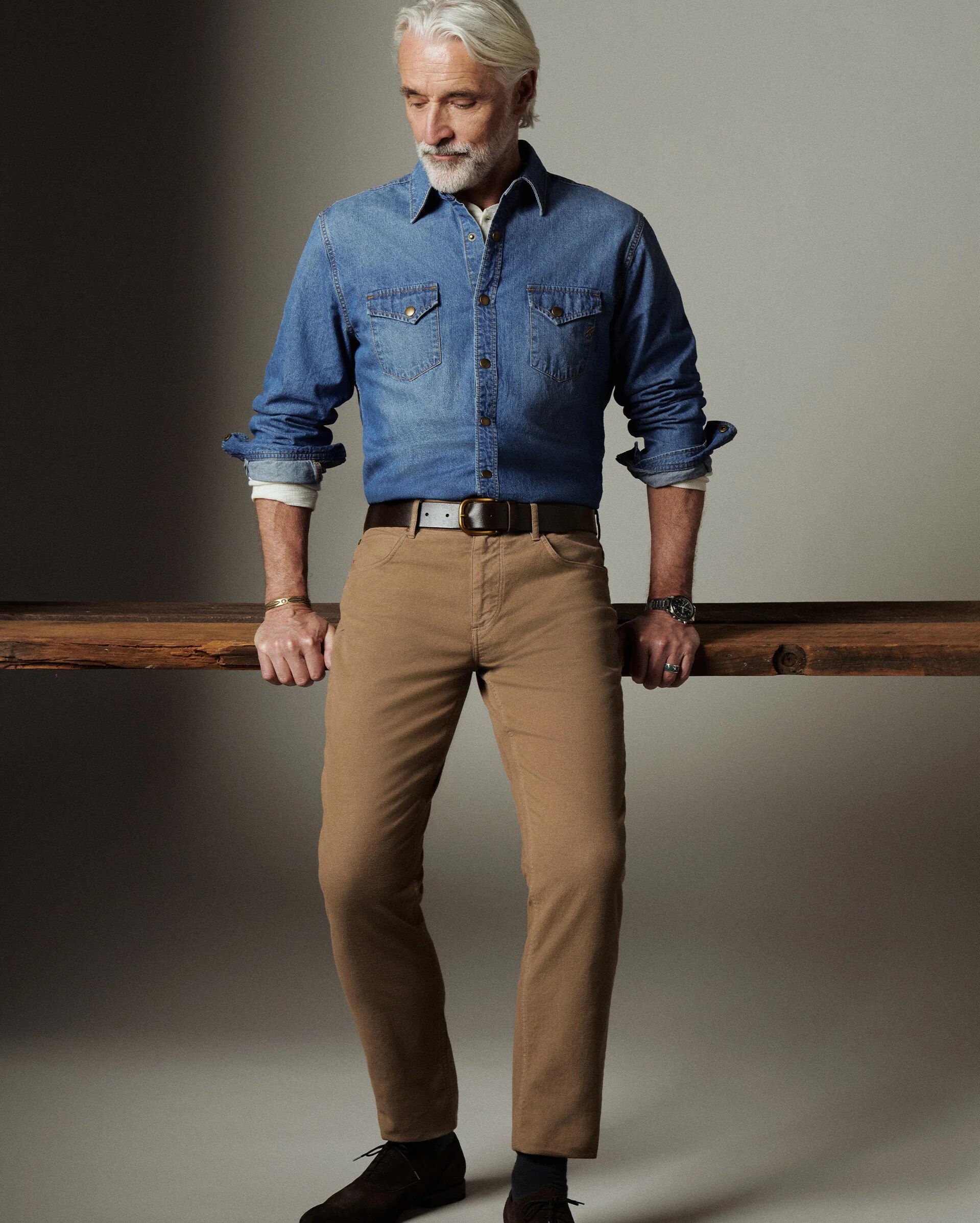 full-body fit in the medium-weight cloth