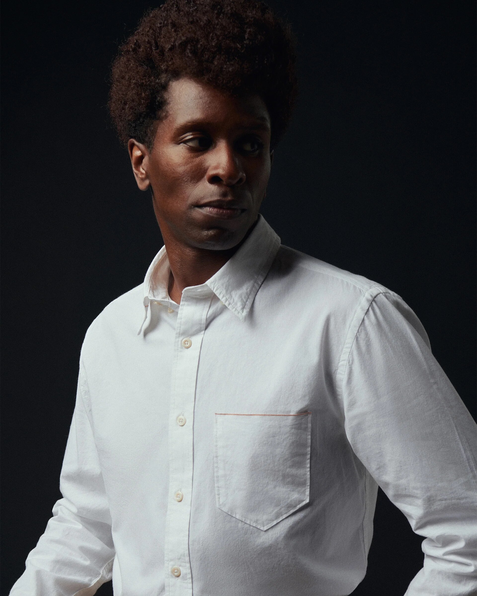 front portrait showing the hidden collar