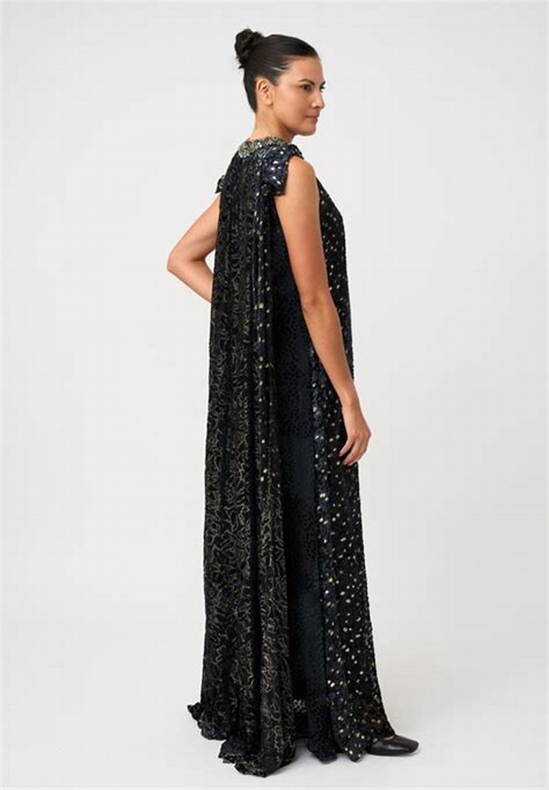 cape back view