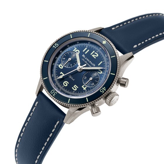 Angled view showing crown, pushers and countdown bezel