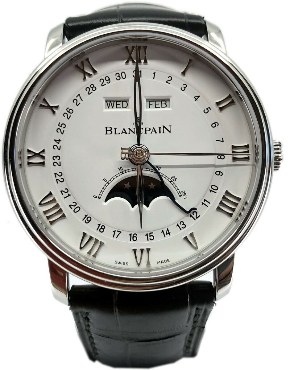 Silver-dial complete-calendar view with Roman numerals