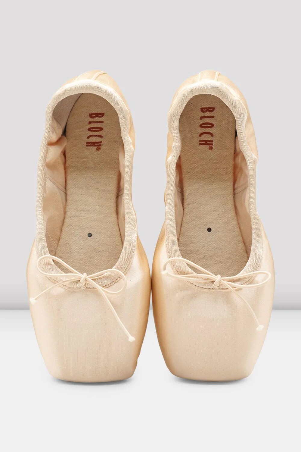 Interior view and heel grip