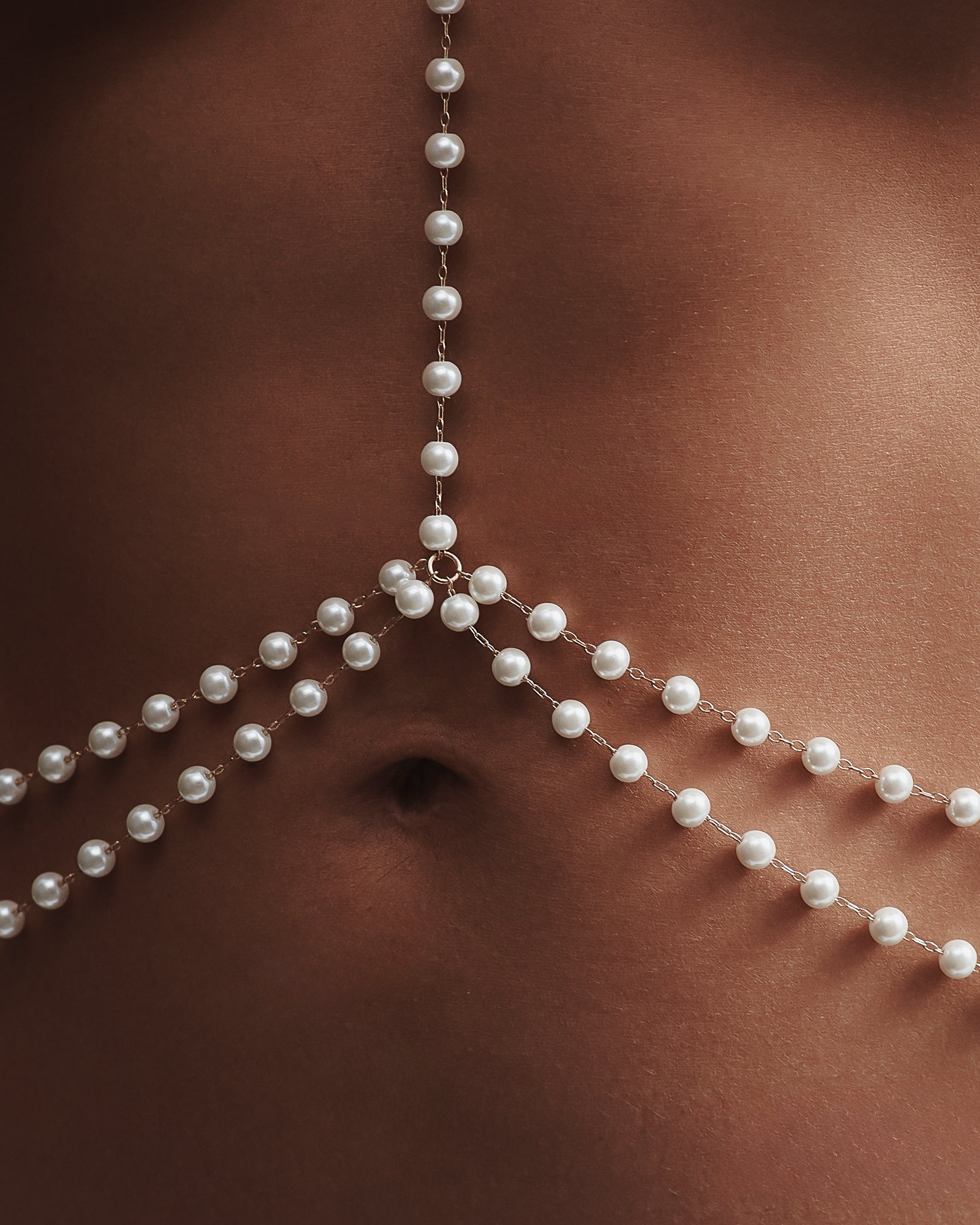 Side profile of the waist chain