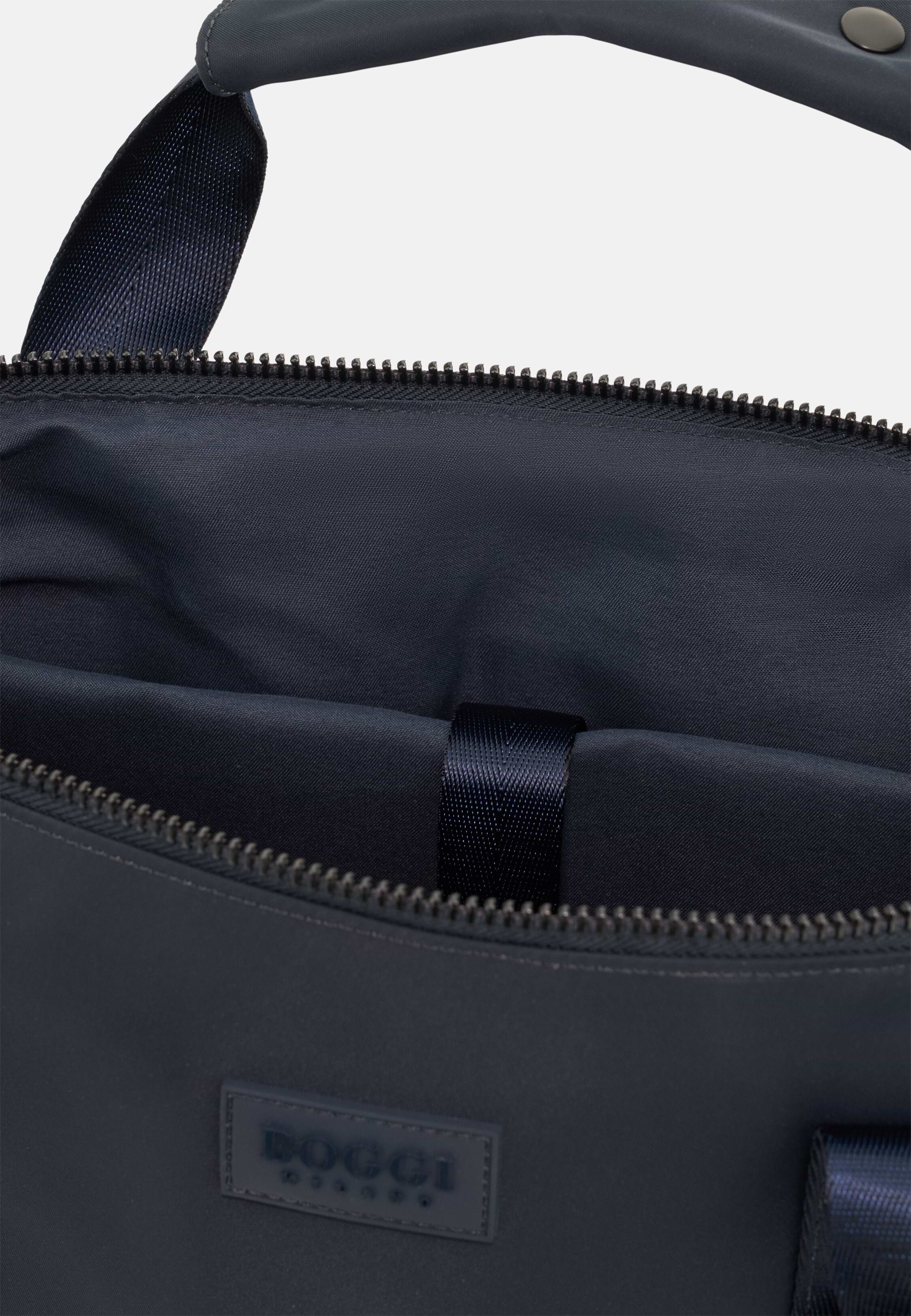 Interior and zipper detail