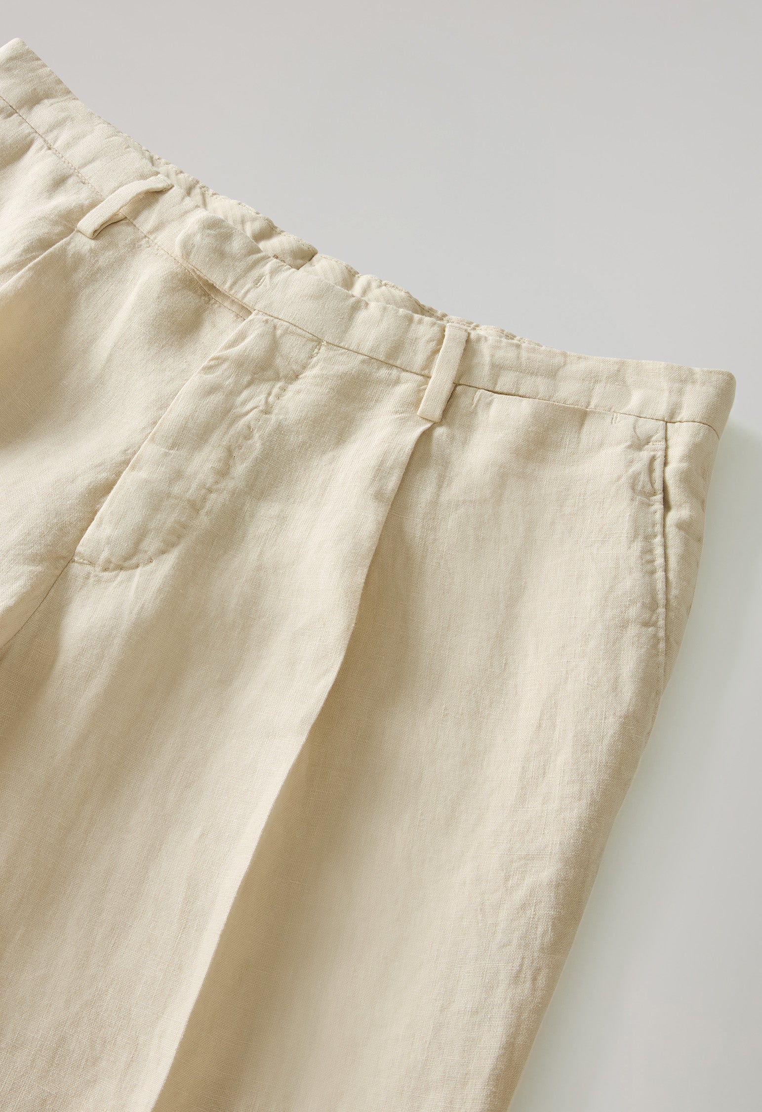 Beige Garment Dyed Linen Double-Breasted Dover Suit, alternate styling view