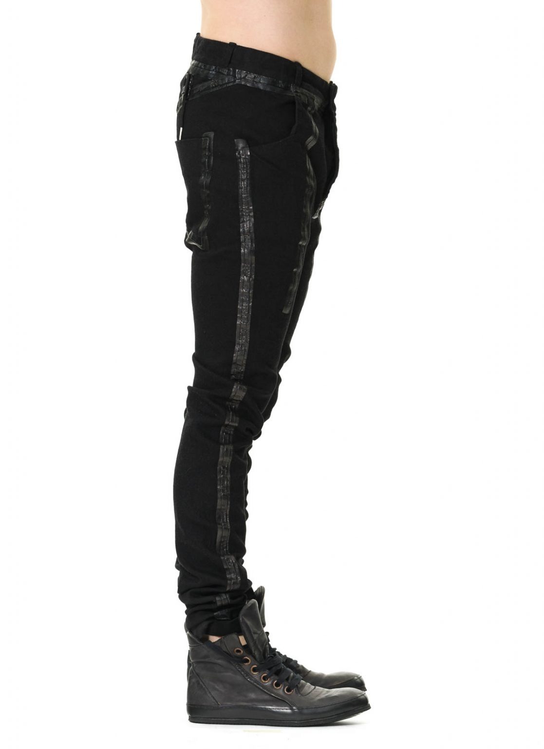 Side view of the seam-taped leg